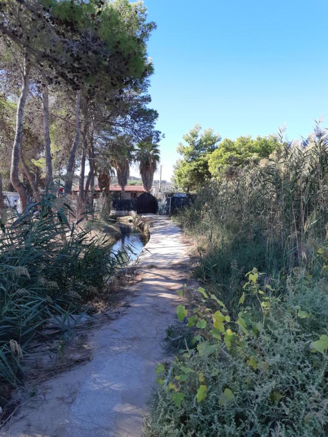 Отель La Dimora In Riva Al Mare Вьесте Экстерьер фото