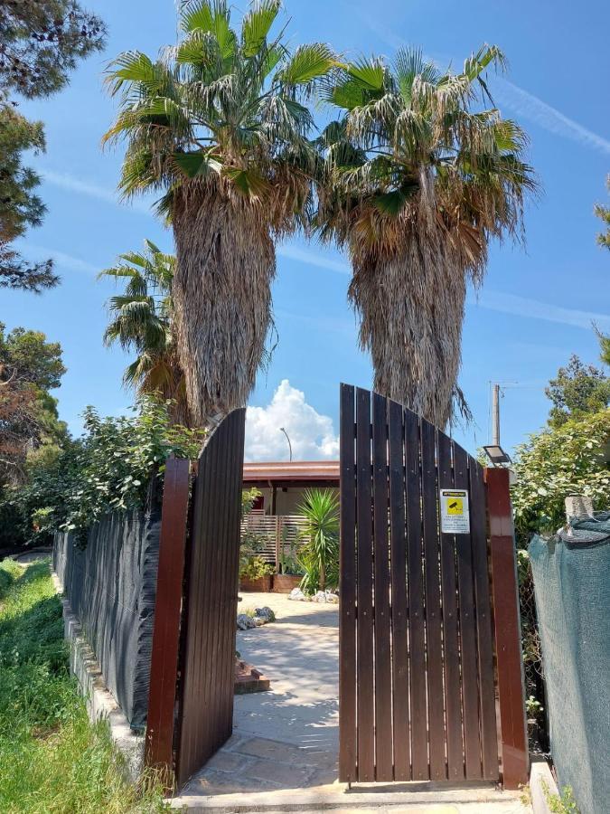 Отель La Dimora In Riva Al Mare Вьесте Экстерьер фото