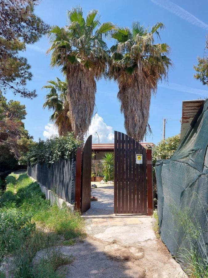 Отель La Dimora In Riva Al Mare Вьесте Экстерьер фото